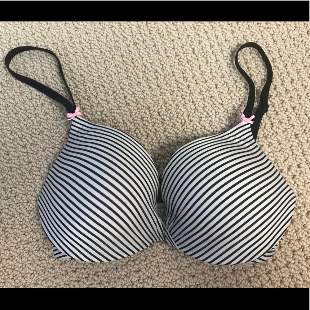 VIctoria’s Secret Plunge Bra - 32D